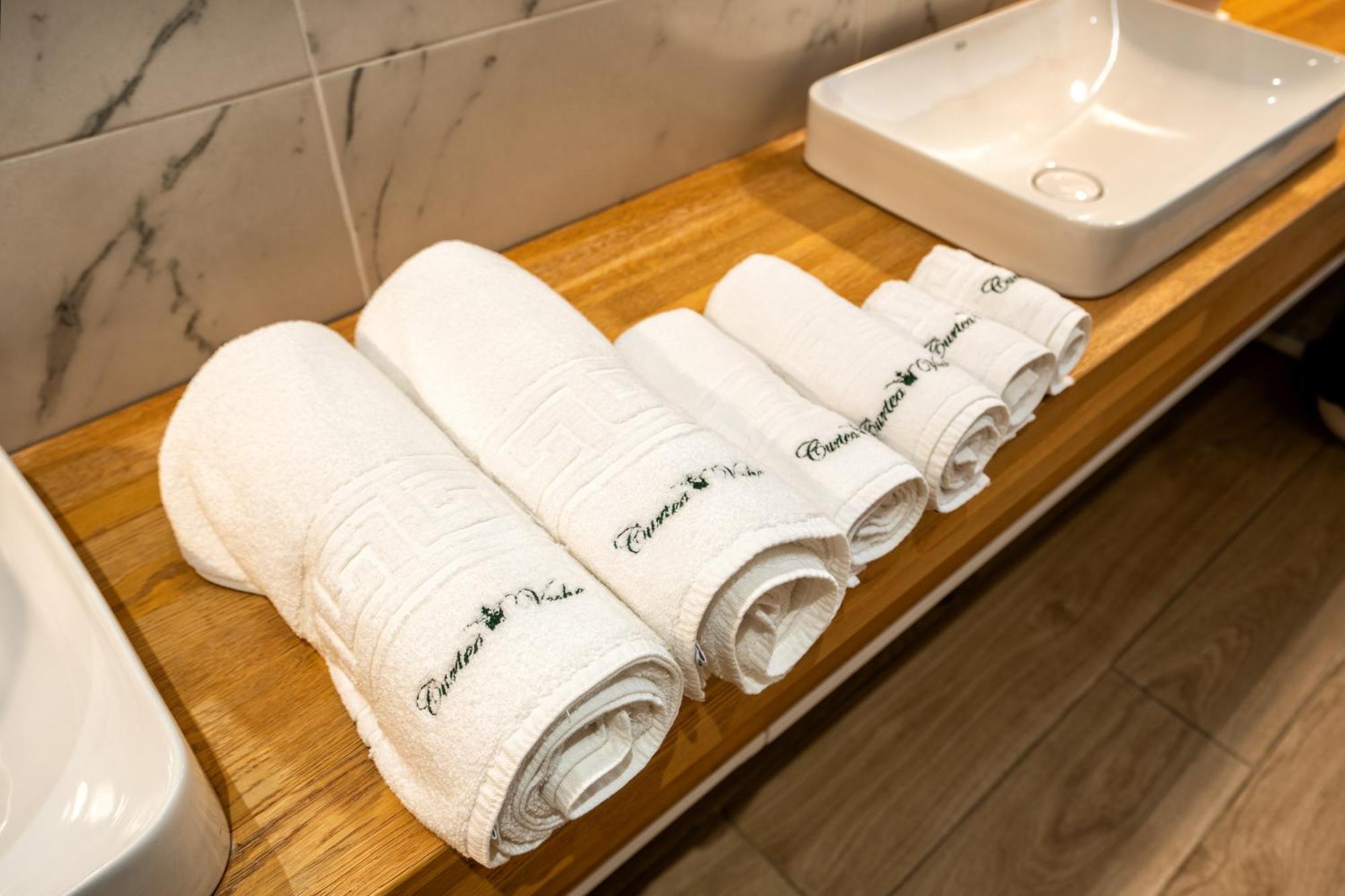 Hotel Curtea Veche Curtea de Argeş Dış mekan fotoğraf