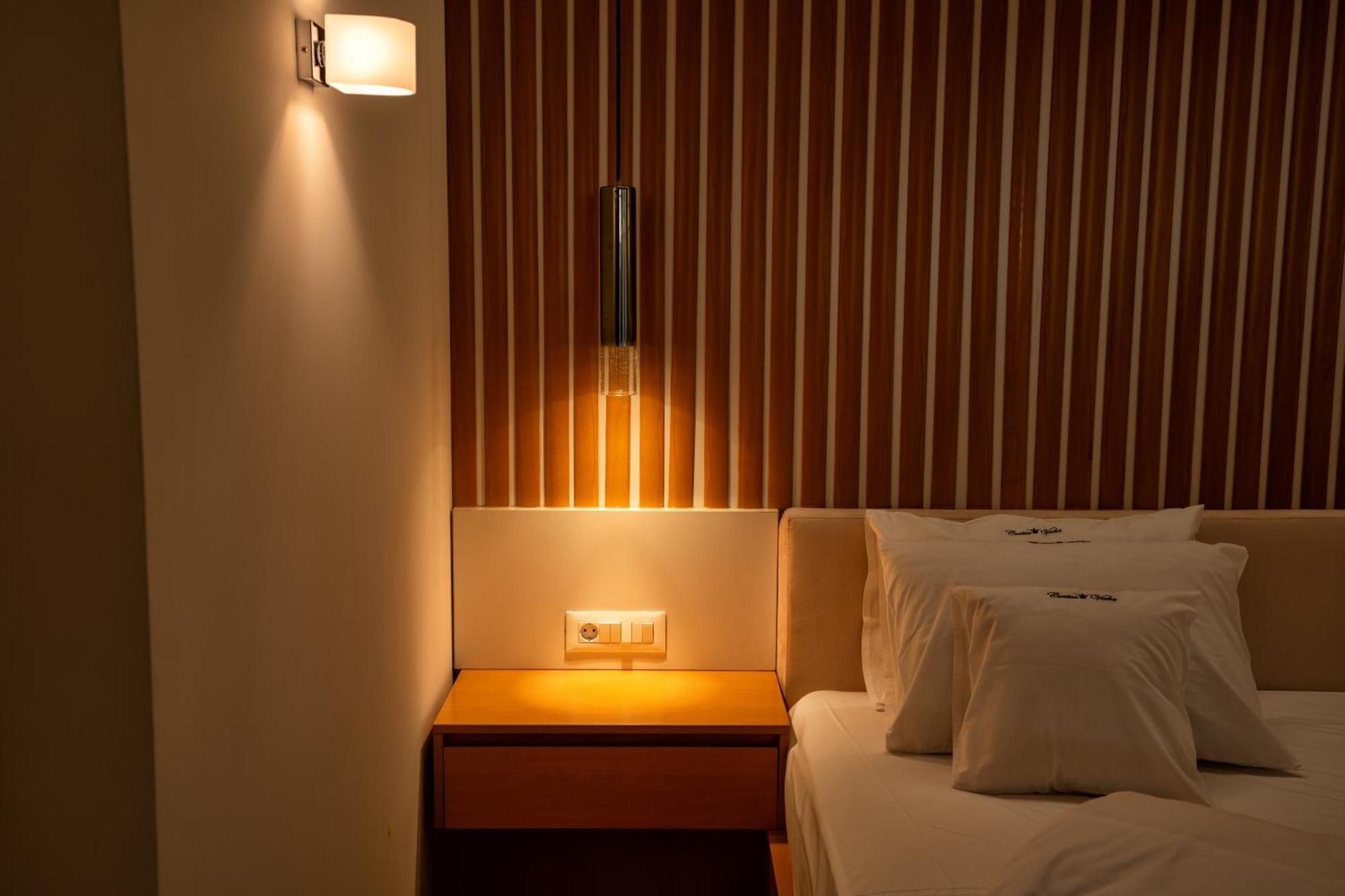 Hotel Curtea Veche Curtea de Argeş Dış mekan fotoğraf